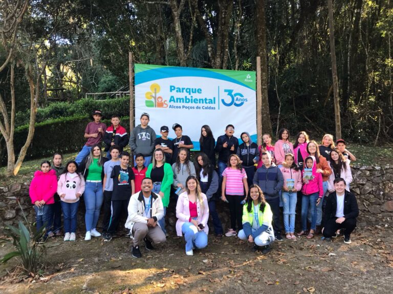 Alcoa Poços recebe alunos de escola de Andradas no Parque Ambiental