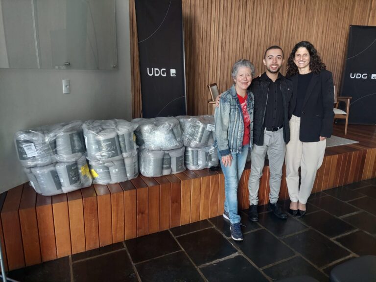 UDG Investimentos faz grande doação de cobertores para a Santa Casa 
