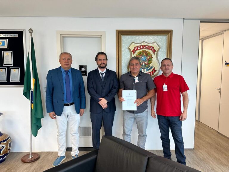 Vereadores Diney e Sílvio apresentam à Polícia Federal parecer preliminar do relator da CPI da Saúde