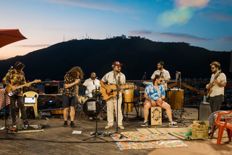 Bandas Magalenha e Tabaco de Feriado lançam primeiro single