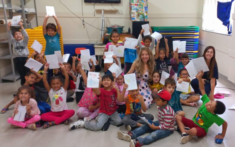 Jesuane Salvador apresenta livro infantil autoral e leva oficinas aos CEIS