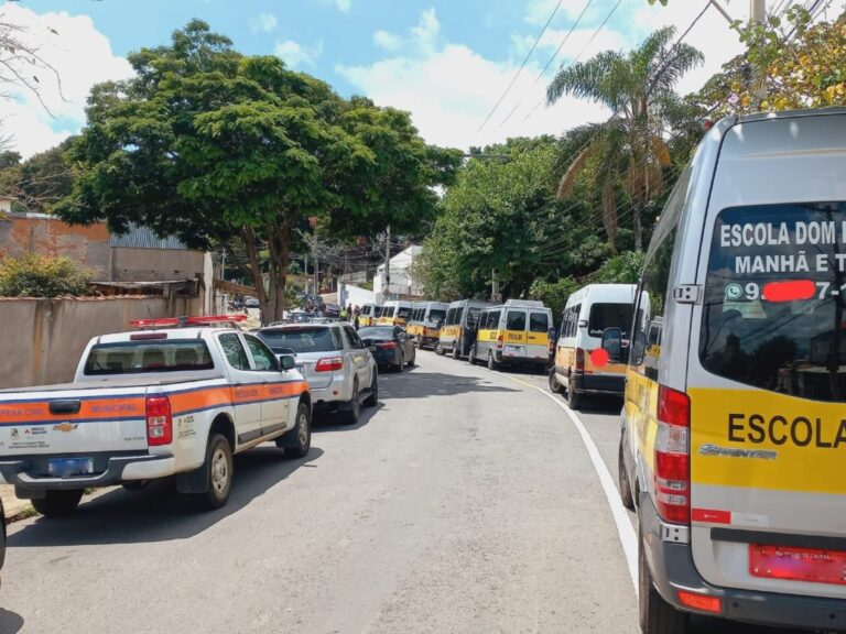 Defesa Social fiscaliza vans escolares em Poços