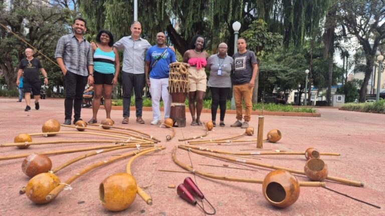 Tambores e berimbaus marcam Dia Nacional das Tradições das Raízes de Matrizes Africanas em Poços