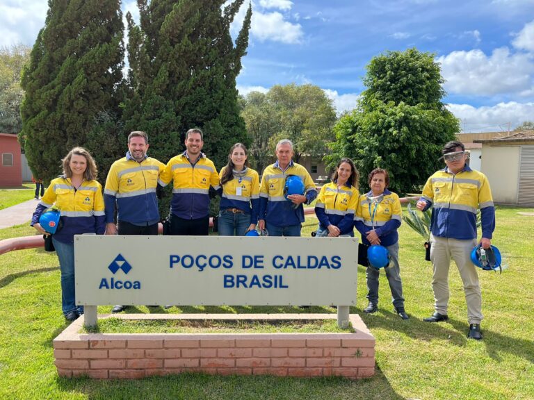 Frente Parlamentar da Mineração Sustentável participa de visita à Alcoa Poços
