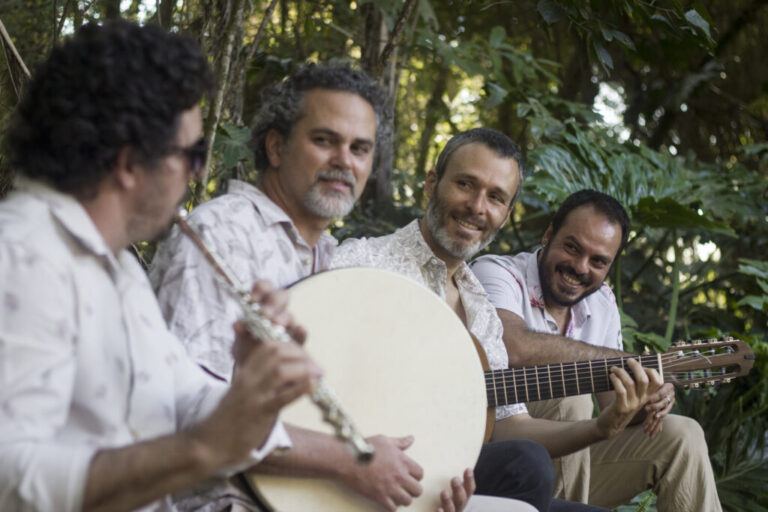 Guaimbê lança álbum com canções inéditas nesta sexta