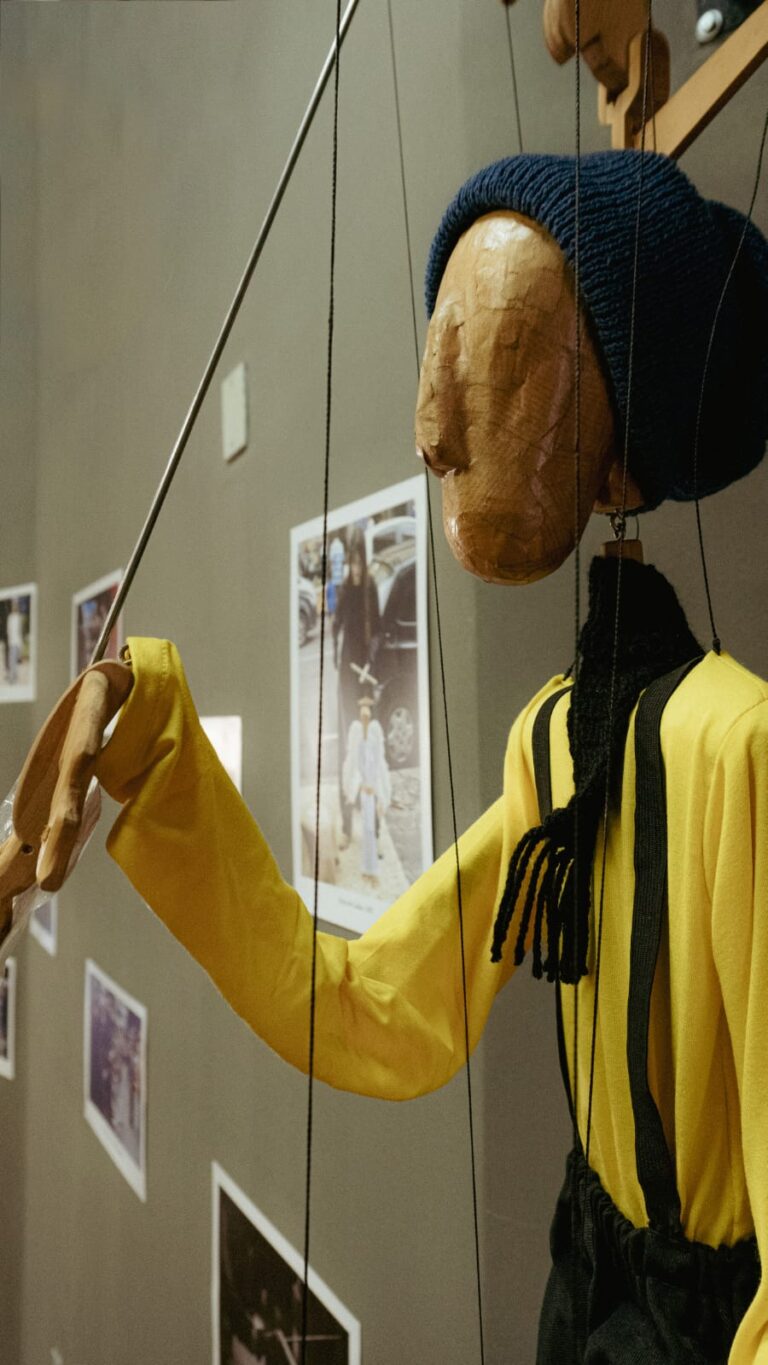 Marion comemora 10 anos com exposição no CEU
