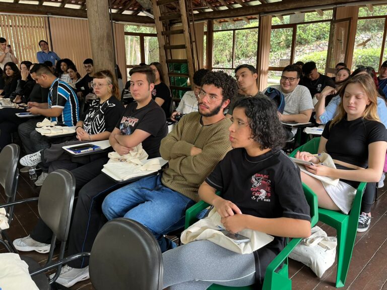 Alcoa promove curso de Mineração para estudantes de Jornalismo da PUC Minas