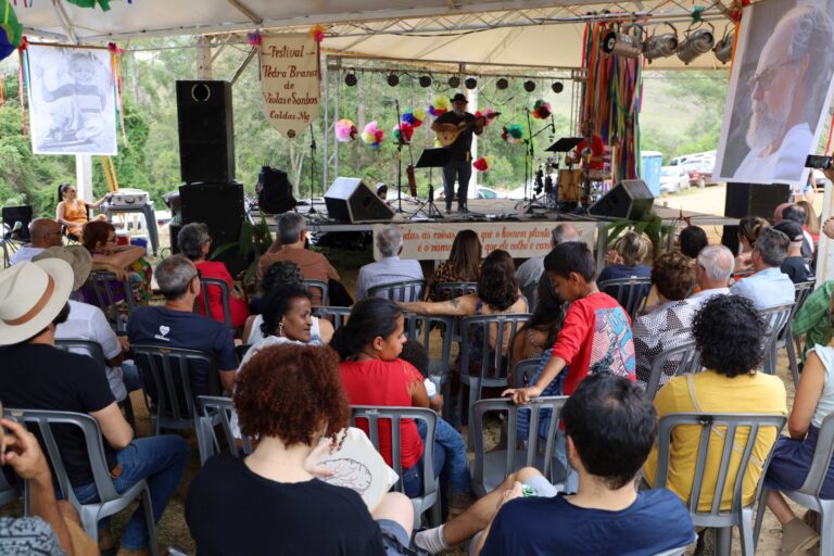 Festival Pedra Branca de Violas e Sonhos acontece em Caldas neste sábado