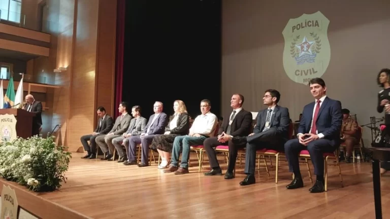 Policia Civil dá posse a novos delegados em Poços