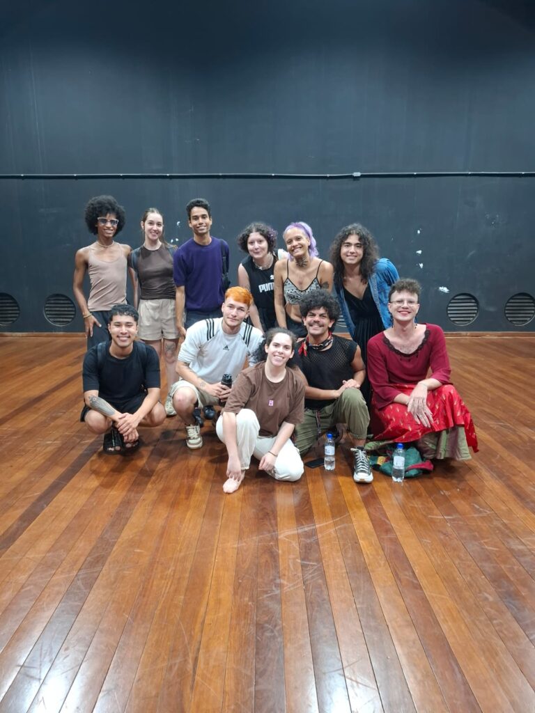 Poços recebe domingo a instalação “Encruzilhadas Ballroom”