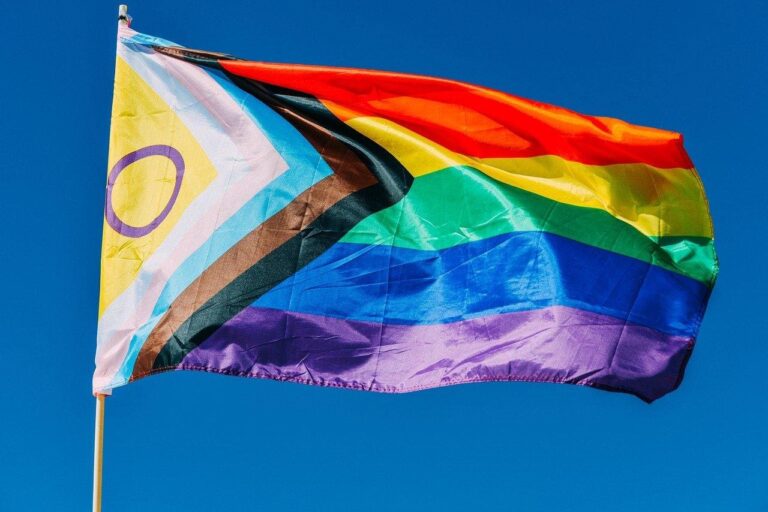 Conferência mobiliza comunidade LGBTQIAPN+ em Poços