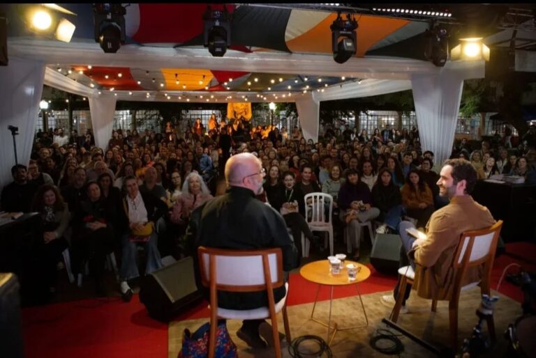 Flipoços celebra legado de maior festival literário de Minas Gerais
