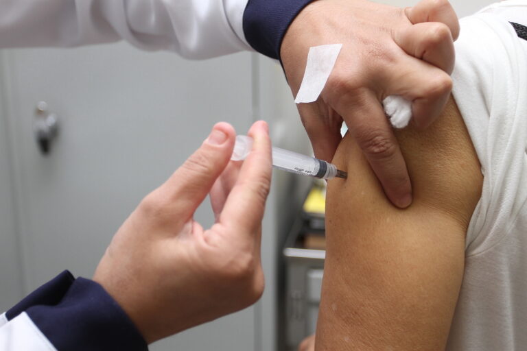 Saúde libera vacinação contra a gripe e febre amarela para toda a população em Poços