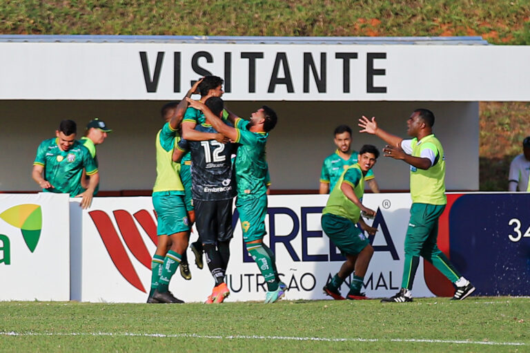 Caldense vence a Patrocinense e foge do rebaixamento