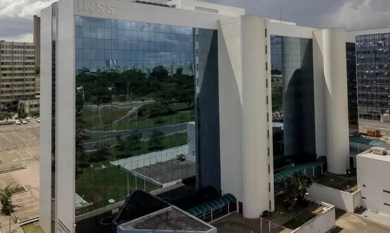 INSS estima iniciar ressarcimento de aposentados no dia 24 de julho
