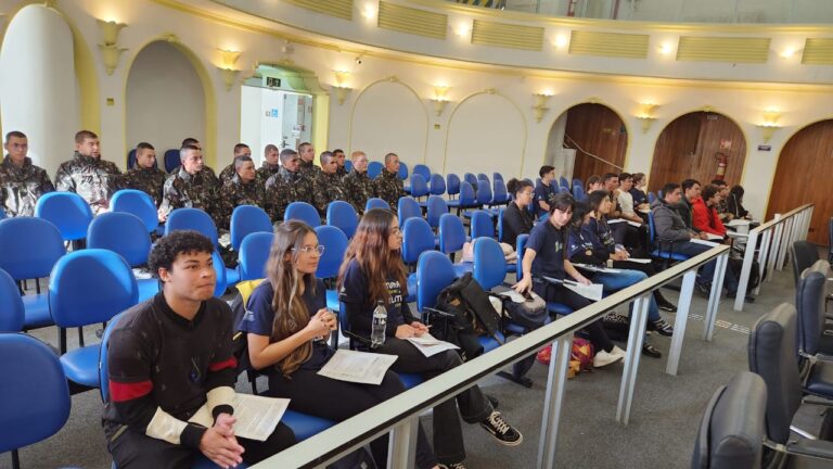 Plenária Municipal do Parlamento Jovem encaminha proposta sobre cultura aos vereadores