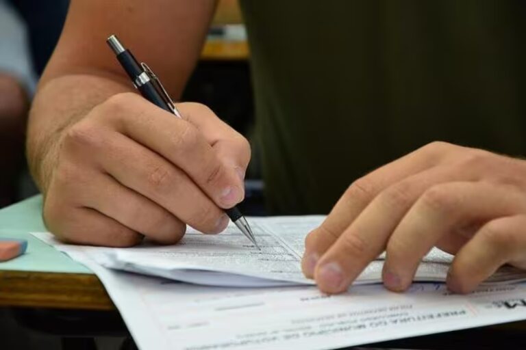 Prefeitura de Poços anuncia concurso para mais de 60 vagas