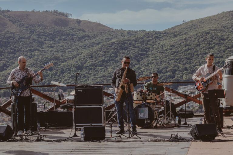 Mirante Santa Rita recebe as bandas Genes Recessivos e 4&Jazz neste domingo