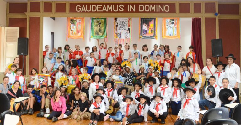 Festival da Cultura Popular de Poços de Caldas – De Criança pra Criança fortalece tradições populares nas escolas