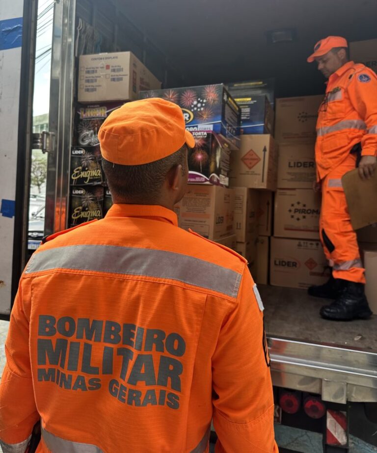 Operação conjunta fiscaliza comércio de fogos de artifício em Poços