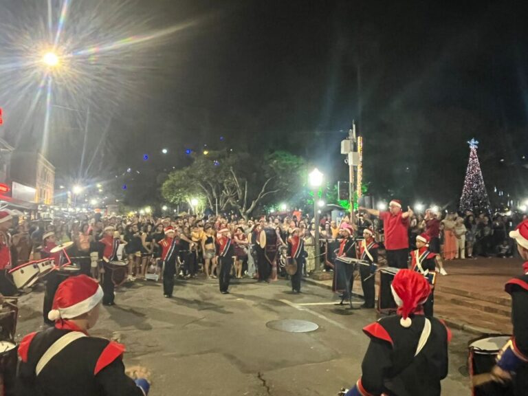 Parada de Natal acontece nesta quinta, 18