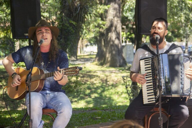 Feira de Orgânicos da Vila Cruz tem show de viola e acordon neste sábado