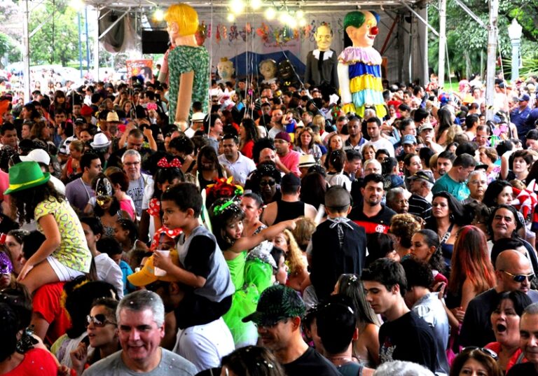 Charanga dos Artistas celebra 25 anos no Carnaval de Poços
