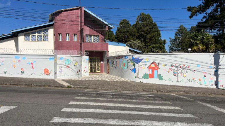 Arte e Afeto: Muro de Creche no Maria Imaculada é Transformado em Tela Viva Antes das Férias